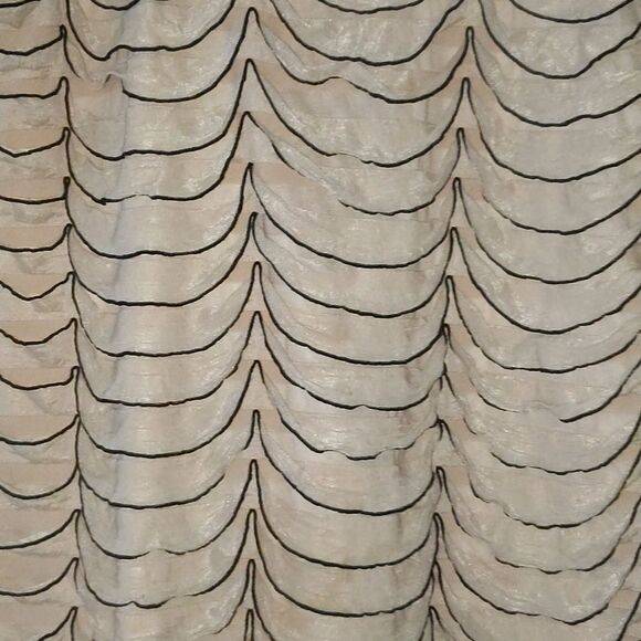 New Directions ruffle tan and black sleeveless top - Picture 2 of 4